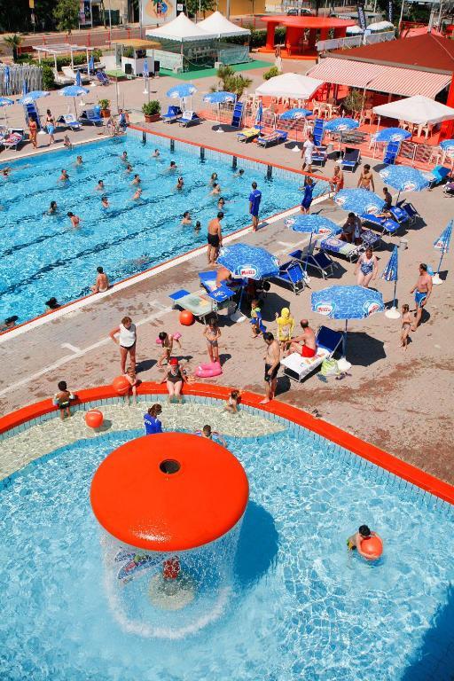 Hotel Etna - Nuova Gestione Romagnola All-Inclusive Spiaggia Parcheggio 리치오네 외부 사진