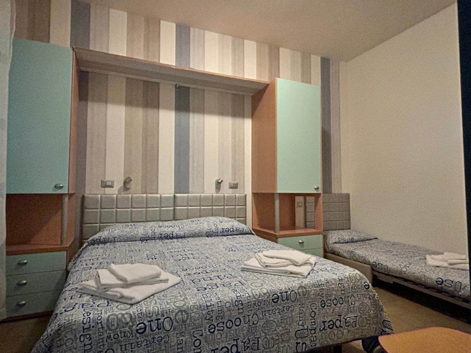 Hotel Etna - Nuova Gestione Romagnola All-Inclusive Spiaggia Parcheggio 리치오네 객실 사진