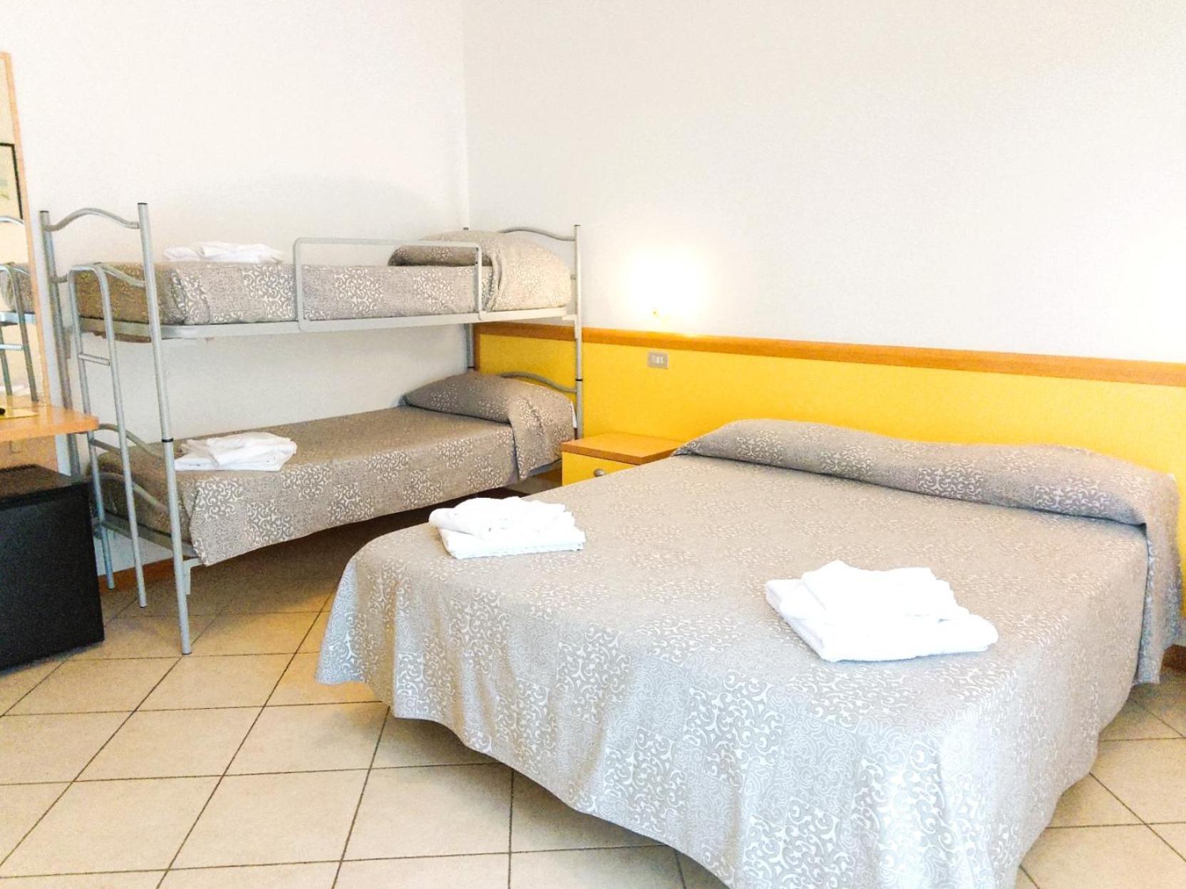 Hotel Etna - Nuova Gestione Romagnola All-Inclusive Spiaggia Parcheggio 리치오네 외부 사진