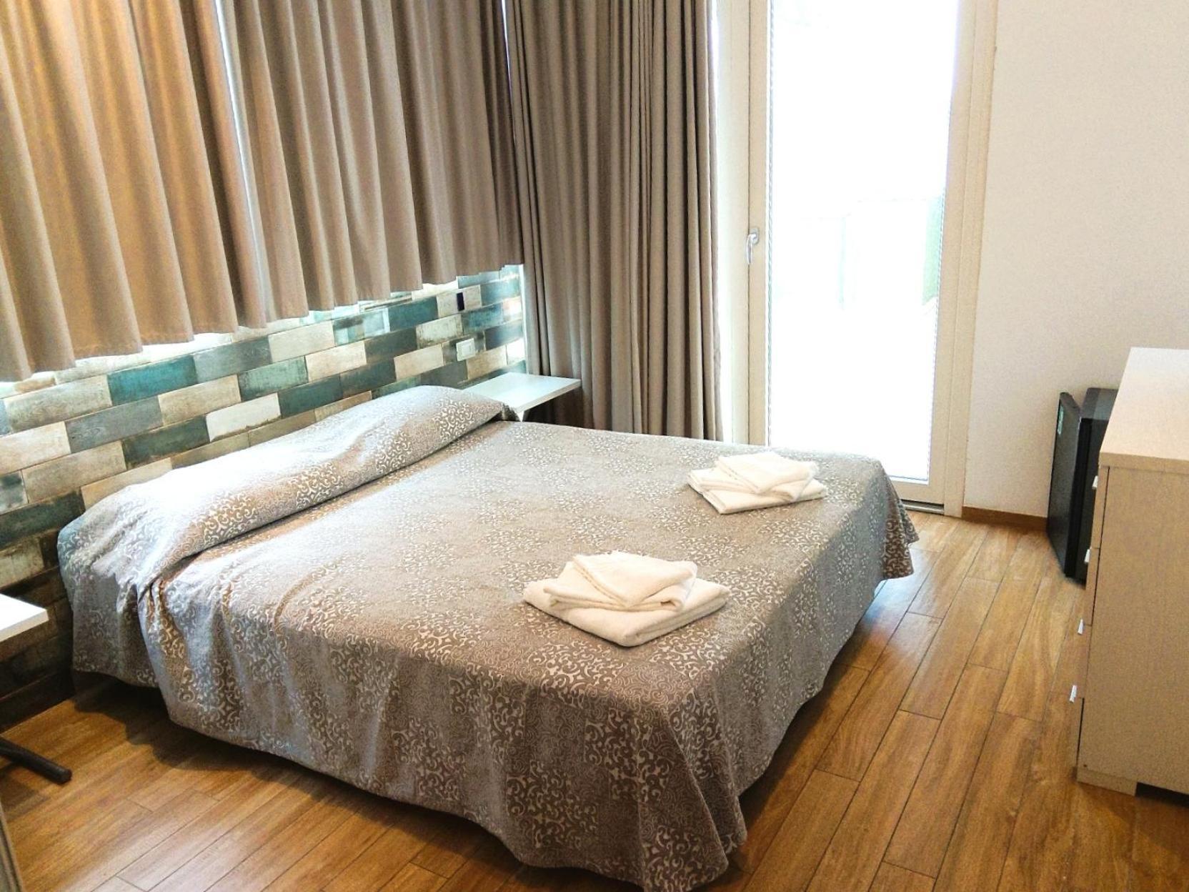 Hotel Etna - Nuova Gestione Romagnola All-Inclusive Spiaggia Parcheggio 리치오네 외부 사진