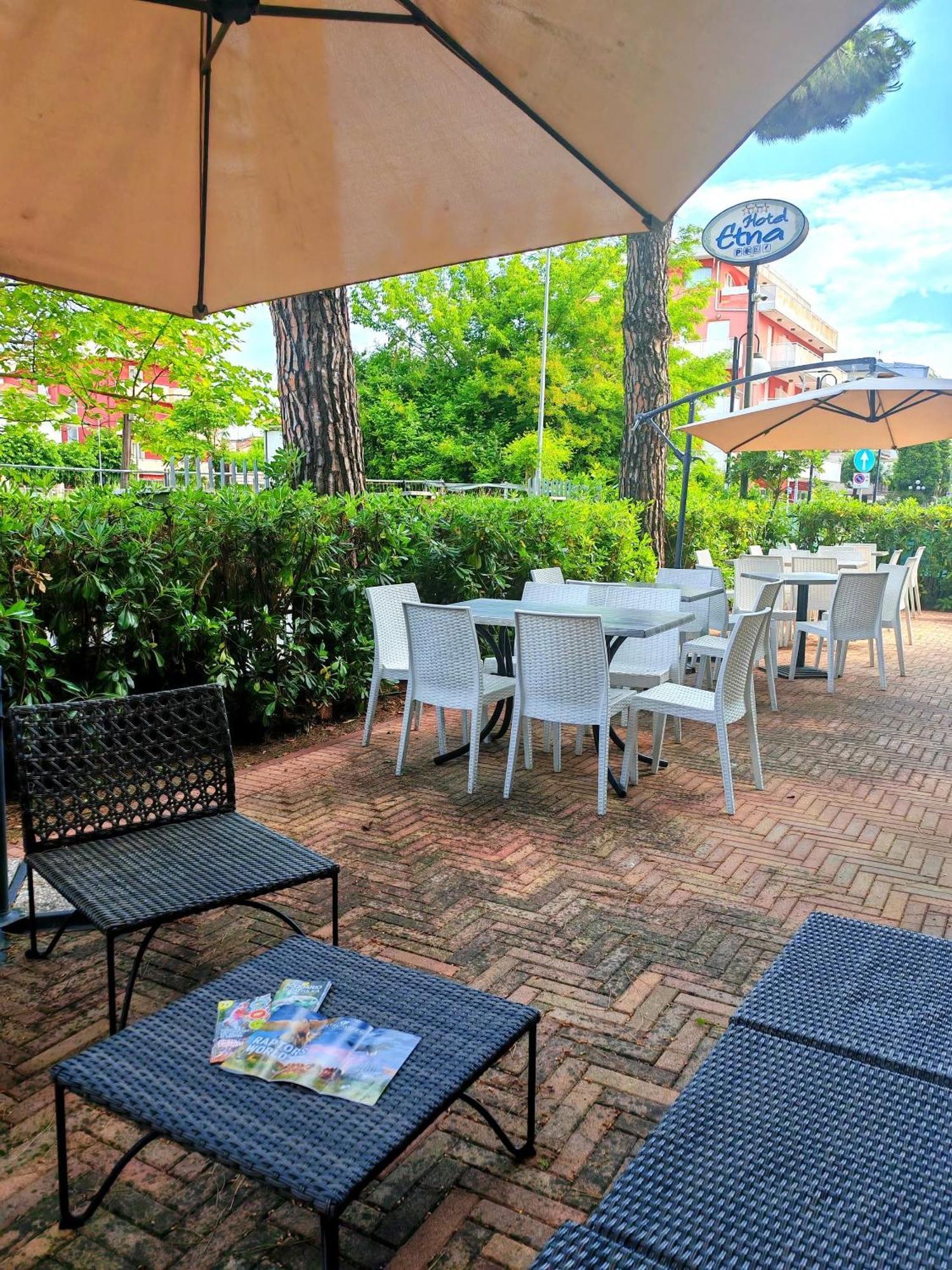 Hotel Etna - Nuova Gestione Romagnola All-Inclusive Spiaggia Parcheggio 리치오네 외부 사진