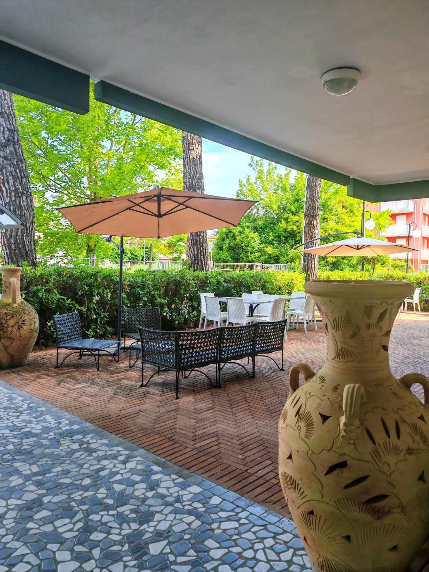 Hotel Etna - Nuova Gestione Romagnola All-Inclusive Spiaggia Parcheggio 리치오네 외부 사진