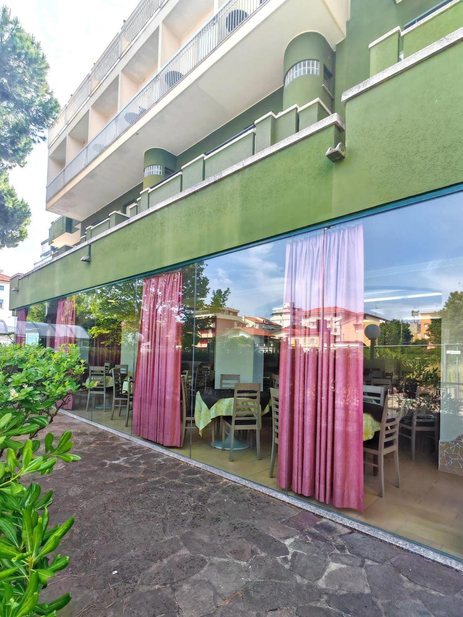Hotel Etna - Nuova Gestione Romagnola All-Inclusive Spiaggia Parcheggio 리치오네 외부 사진
