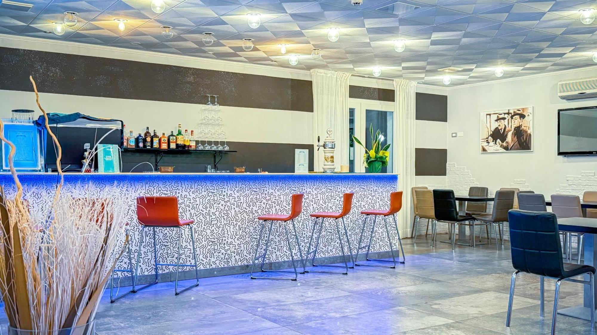 Hotel Etna - Nuova Gestione Romagnola All-Inclusive Spiaggia Parcheggio 리치오네 외부 사진