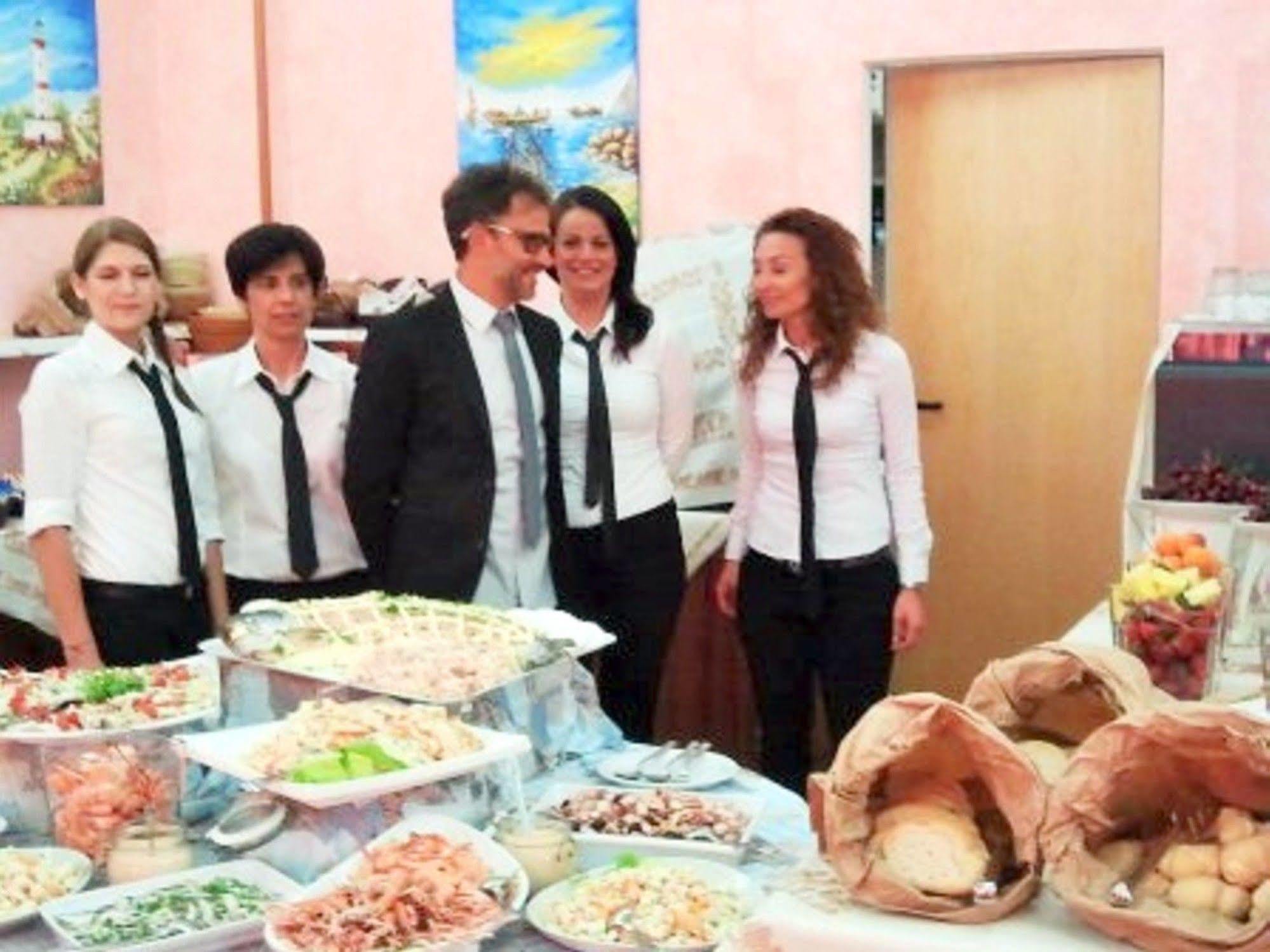 Hotel Etna - Nuova Gestione Romagnola All-Inclusive Spiaggia Parcheggio 리치오네 외부 사진