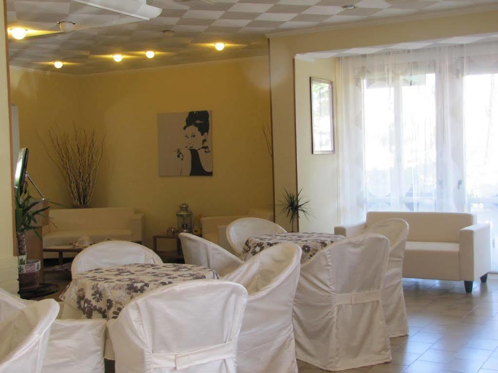 Hotel Etna - Nuova Gestione Romagnola All-Inclusive Spiaggia Parcheggio 리치오네 외부 사진